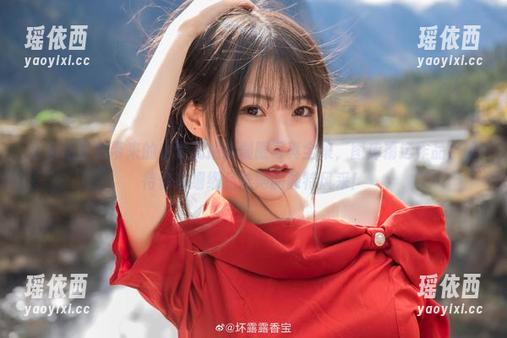 香草喵露露 香草喵露露带来的小露乱撞瑜伽服写真全集,图库精选作品,静待你来细细品味她的独特风采!