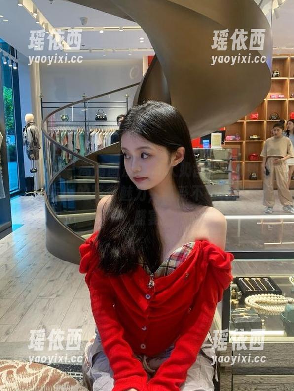 魅妍社 - 高清画质中的大奶昔Kyra姐姐，分享她的写真魅力，感受不一样的视觉盛宴