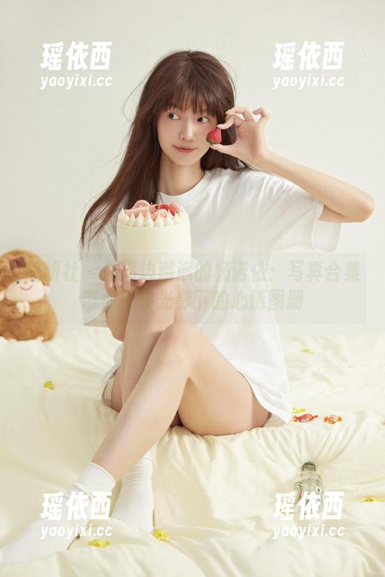 魅妍社 - 在海边邂逅的杨诺依：写真合集带你探索光影下的心情图册
