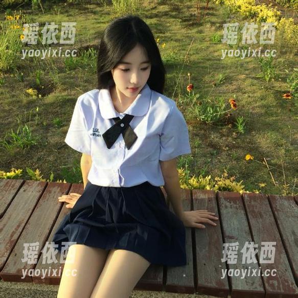 微密圈 - 发现黎允熙的红裙写真作品，仿佛置身梦幻仙境，太美了！